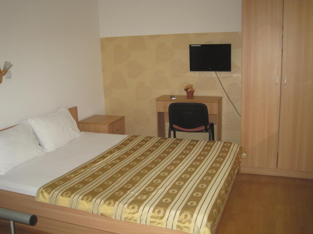 Motel Livija Petrovec Exteriér fotografie
